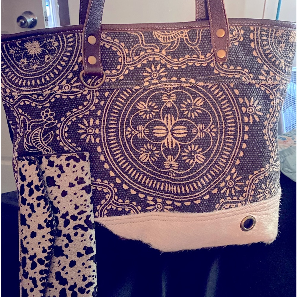 Myra tote